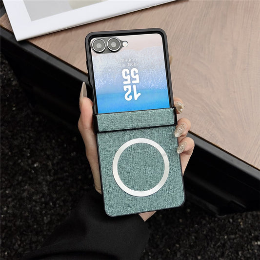 Galaxy Z Flip7 5G – Magnetische Handyhülle aus Kunststoff, PU-Leder und gehärtetem Glas, mit Displayschutz