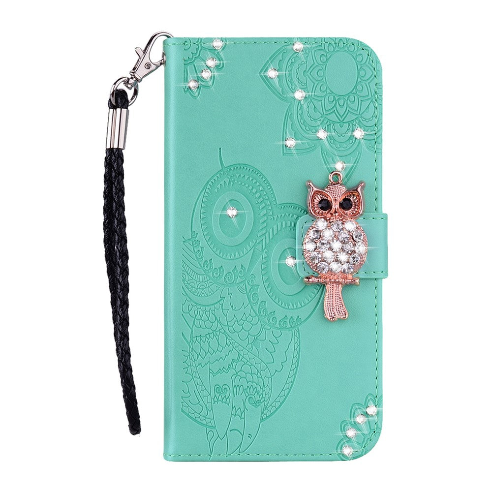 iPhone 12/12 Pro Handyhülle mit Eulenmuster & Strass-Steinen