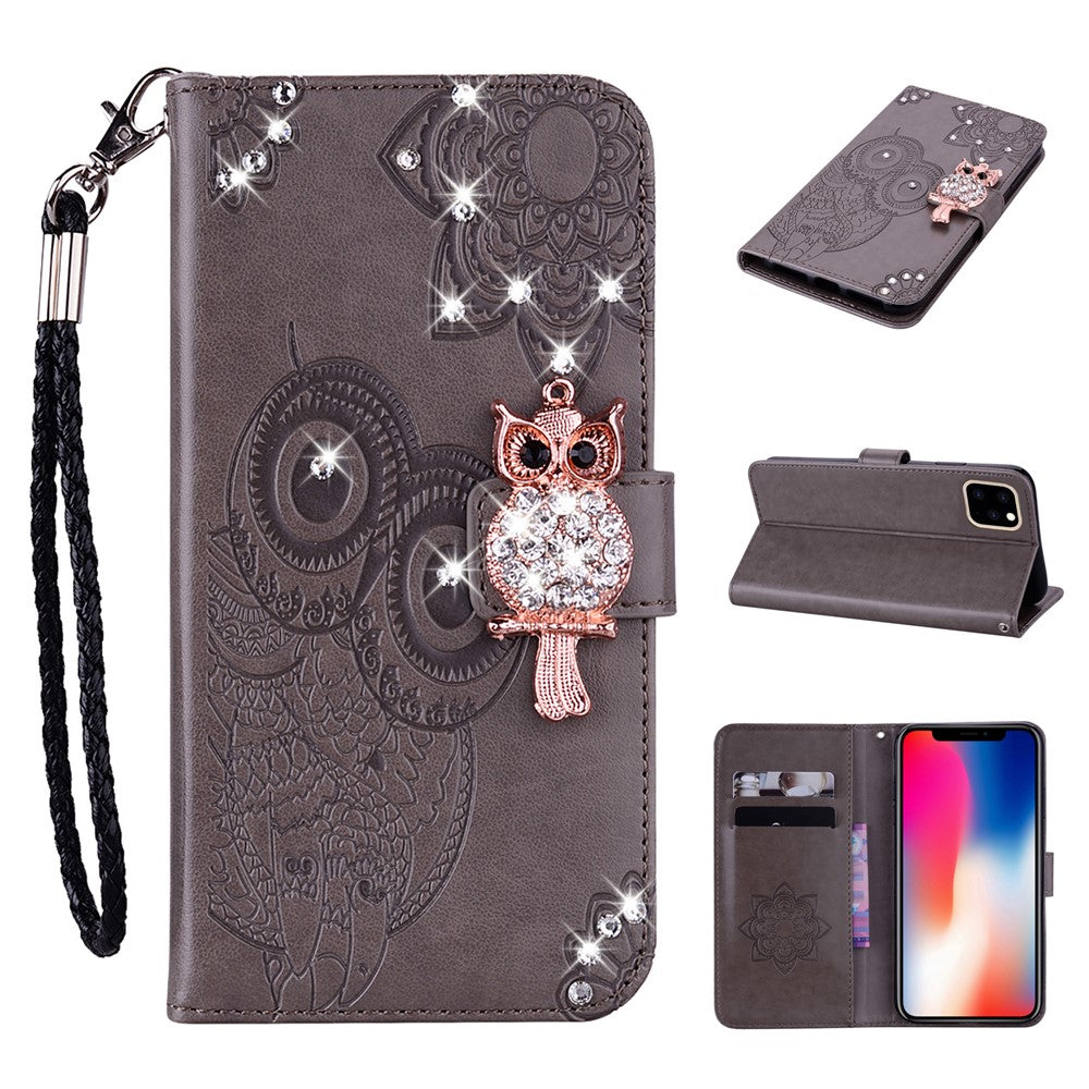 iPhone 12/12 Pro Handyhülle mit Eulenmuster & Strass-Steinen