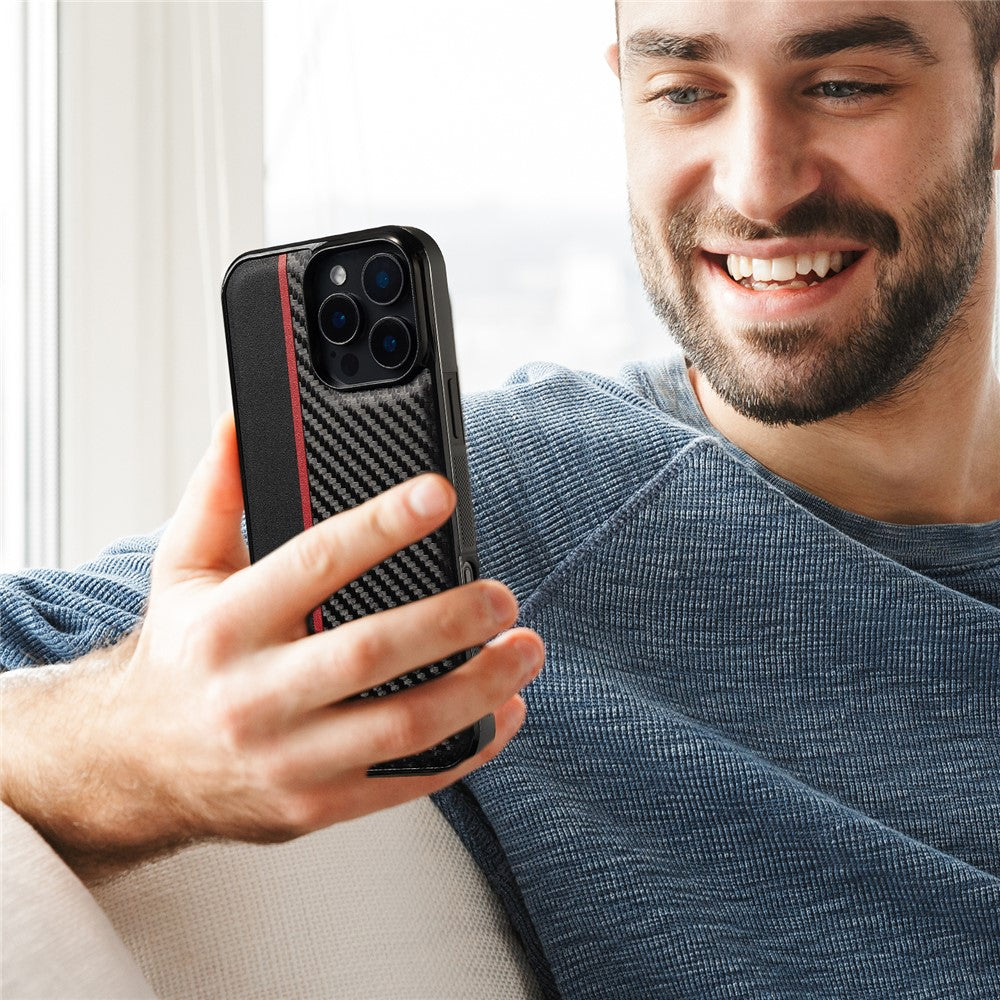 iPhone 16 Pro Stoßfeste Hülle - Carbonfaser-Optik