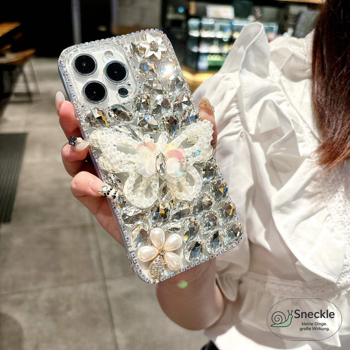 iPhone 15 Pro Hülle mit Schmetterlingsmuster & Strass-Steinen
