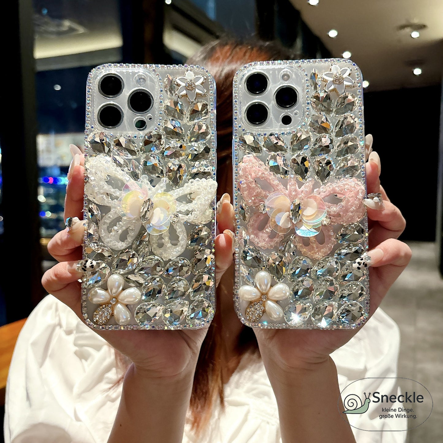 iPhone 16 Pro Max Hülle mit Schmetterlingsmuster & Strass-Steinen